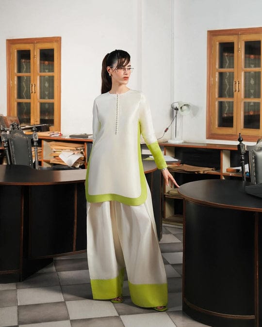 Rosy Glow Swiss Lawn Shirt – Elegant Color Block Design for Women (Pink, Large)